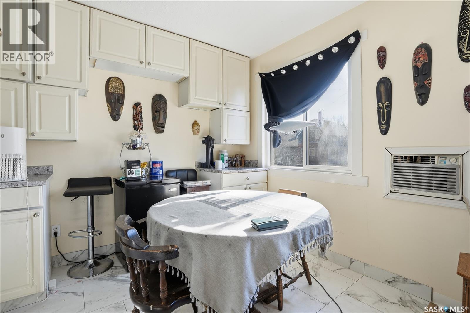 2123 Reynolds Street, Regina, SK - Indoor