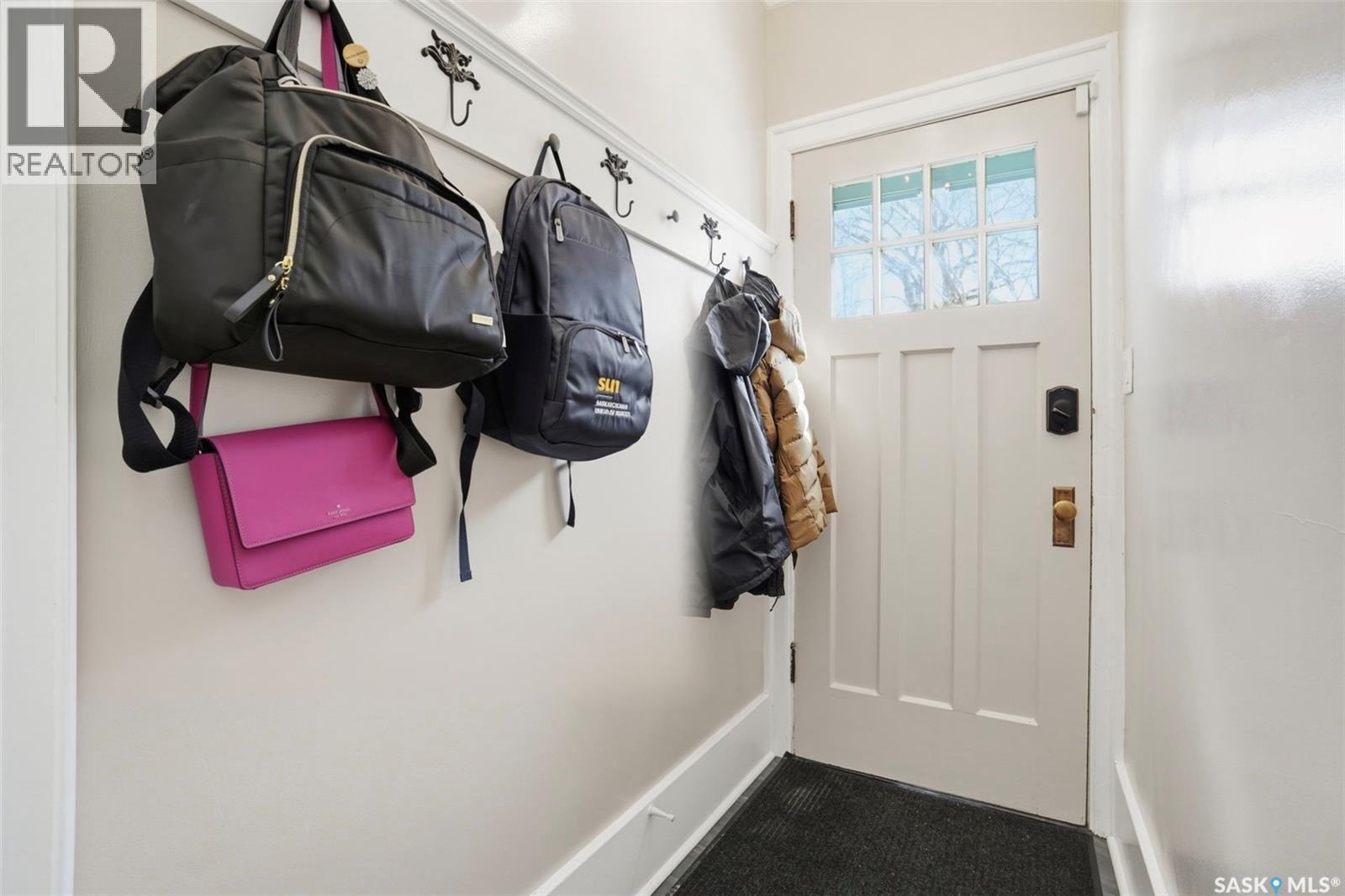 903 6Th Avenue N, Saskatoon, SK - Indoor Photo Showing Laundry Room