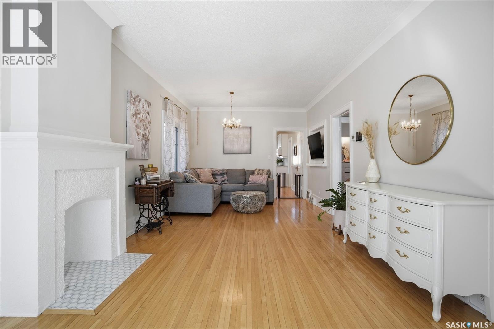 903 6Th Avenue N, Saskatoon, SK - Indoor