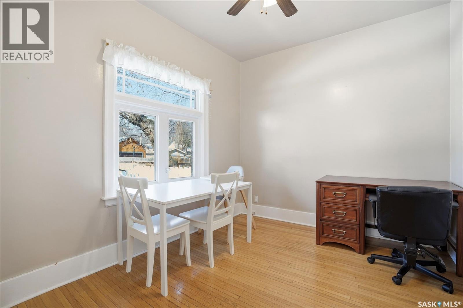903 6Th Avenue N, Saskatoon, SK - Indoor Photo Showing Dining Room