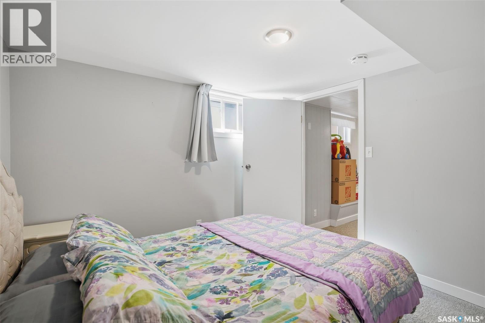 903 6Th Avenue N, Saskatoon, SK - Indoor Photo Showing Bedroom