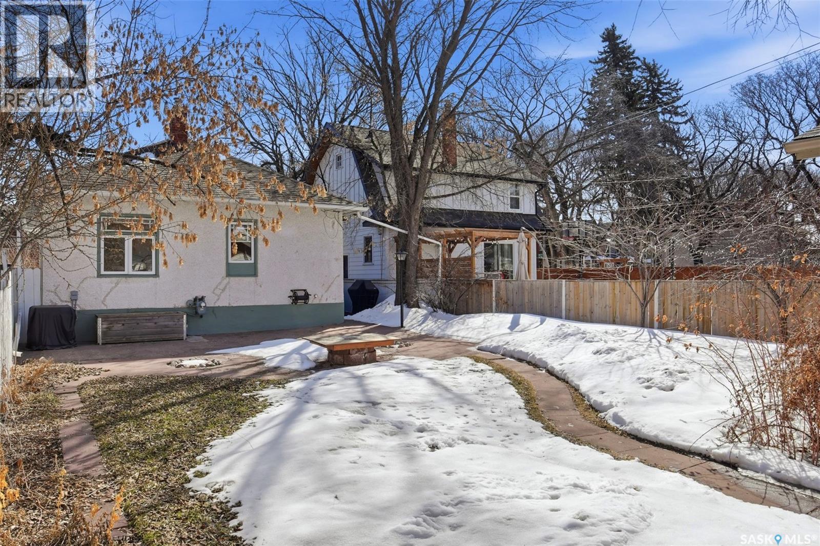 903 6Th Avenue N, Saskatoon, SK - Outdoor