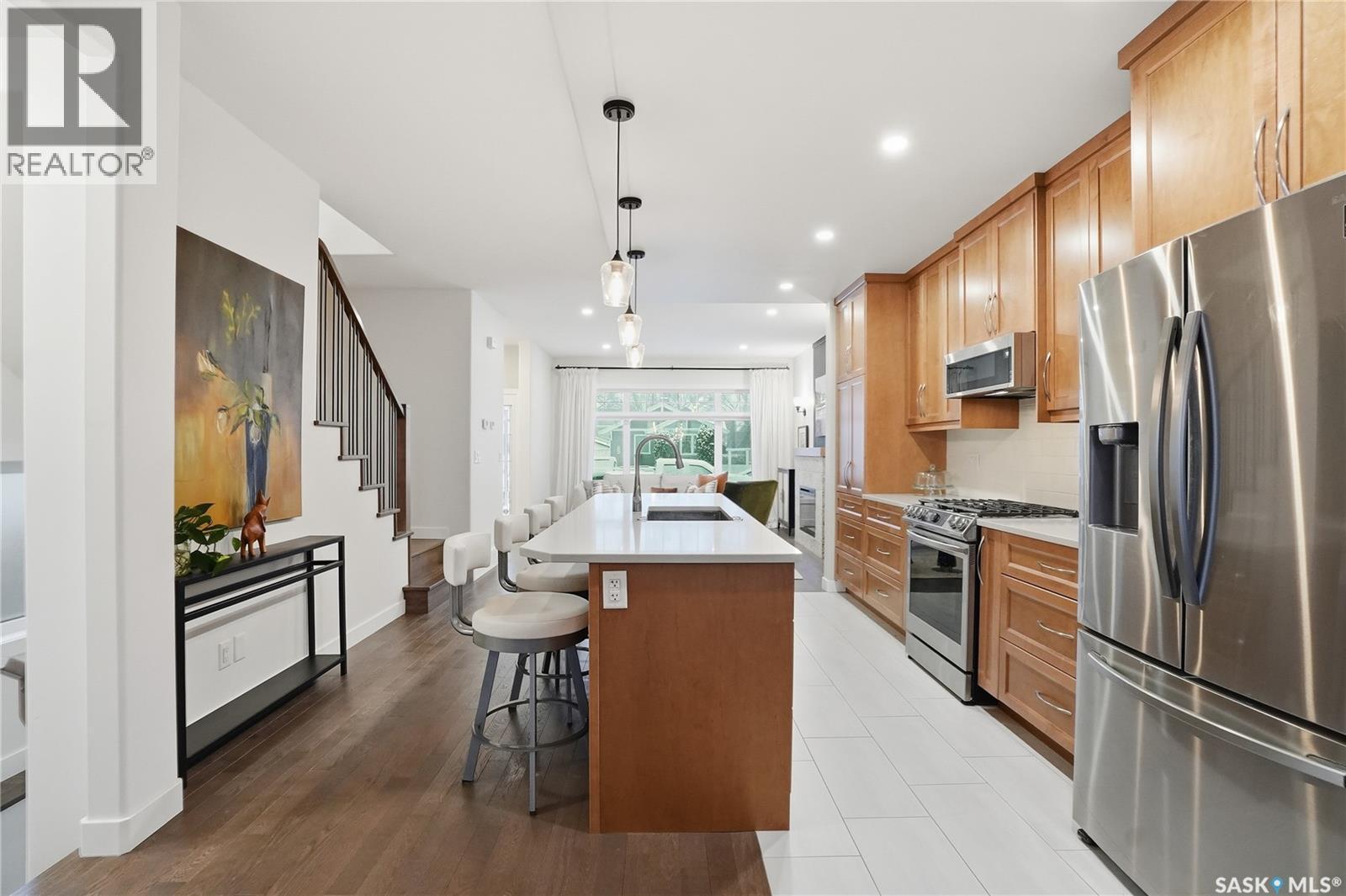512 7Th Street E, Saskatoon, SK - Indoor Photo Showing Kitchen With Upgraded Kitchen