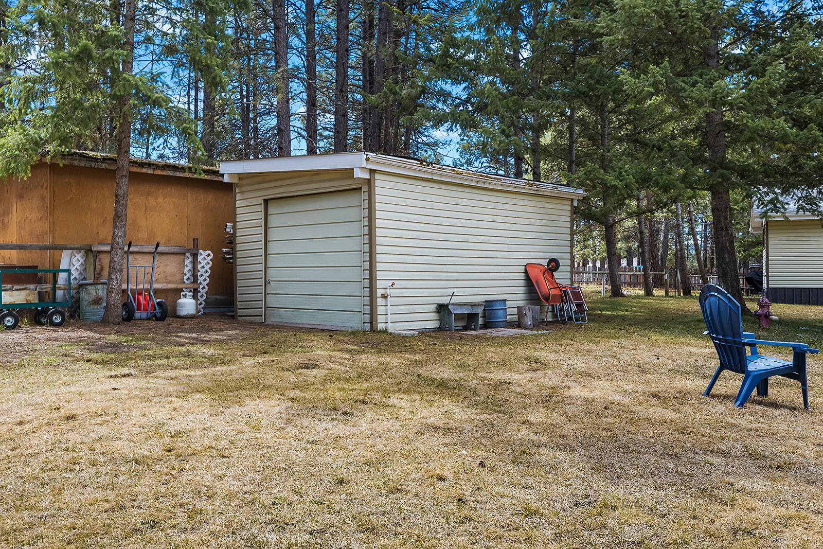 6318 Balsam Road, Wasa, BC - Outdoor