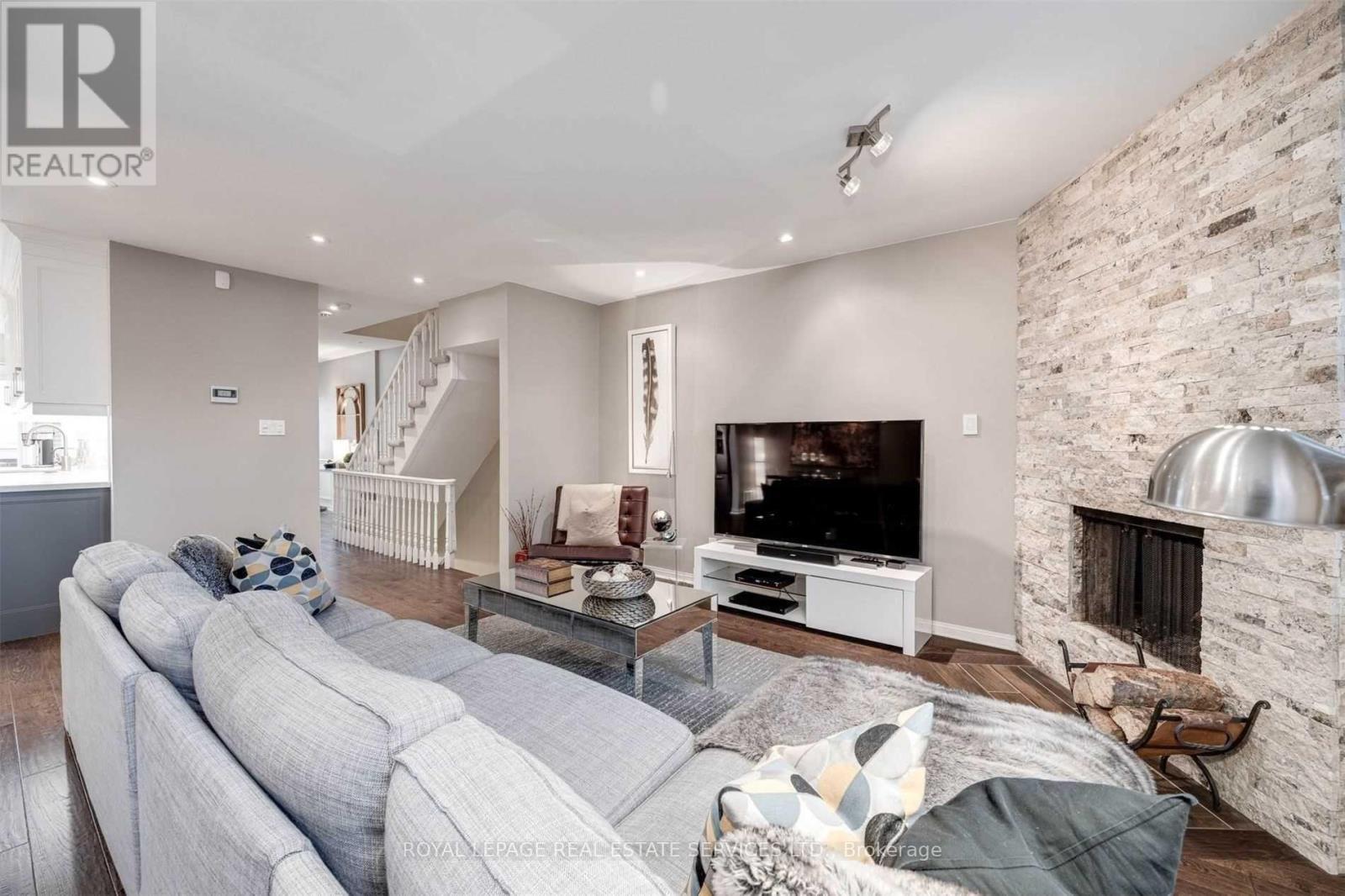 103 Confederation Way, Markham, ON - Indoor Photo Showing Living Room With Fireplace