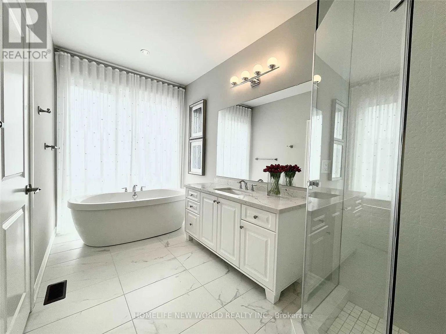 35 Hammersmith Lane, Markham, ON - Indoor Photo Showing Bathroom