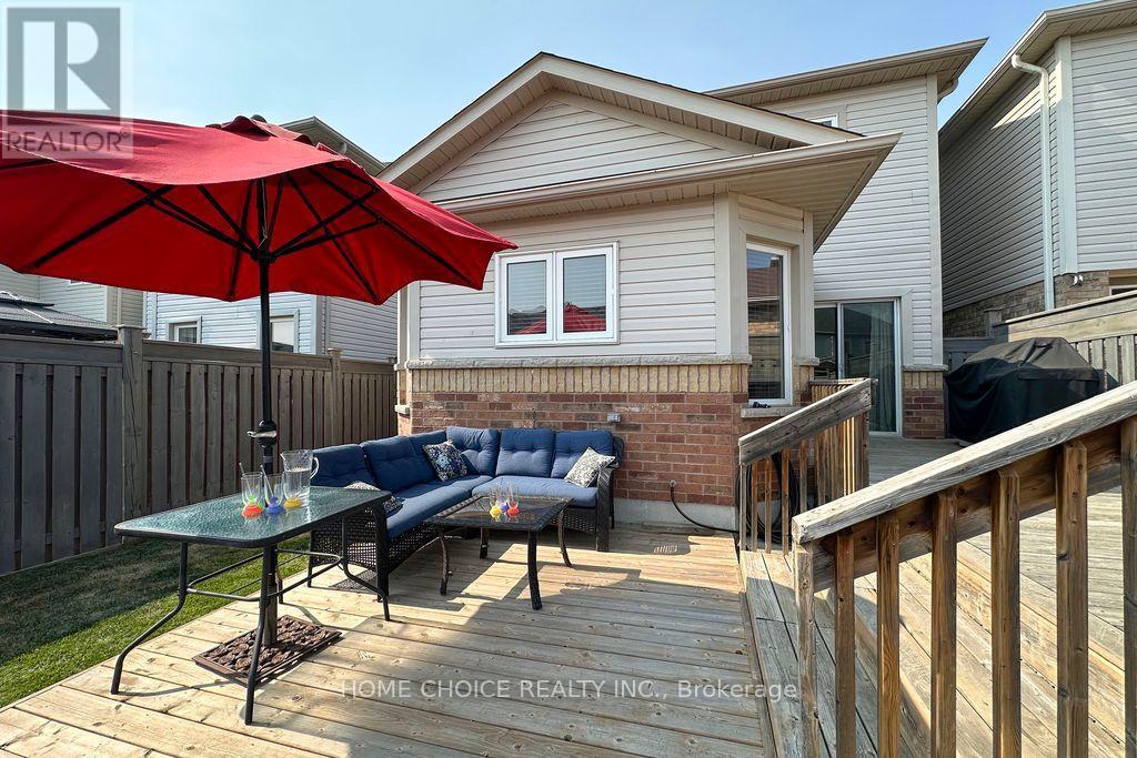 200 Bathgate Crescent, Clarington, ON - Outdoor With Deck Patio Veranda With Exterior