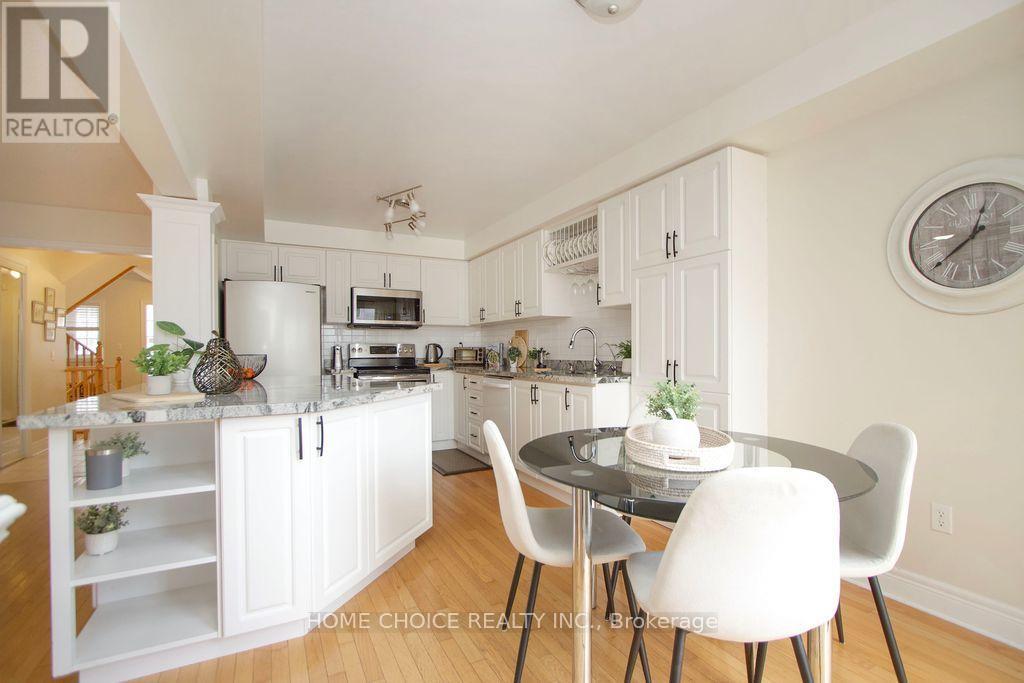 200 Bathgate Crescent, Clarington, ON - Indoor Photo Showing Dining Room