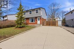 28 CHARTWELL CRESCENT Guelph (Dovercliffe Park/Old University), ON N1G 2T7
