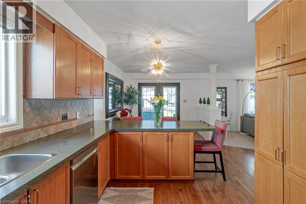 184 Sofron Drive, Cambridge, ON - Indoor Photo Showing Kitchen