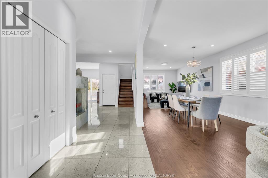 3852 Concord, Windsor, ON - Indoor Photo Showing Dining Room