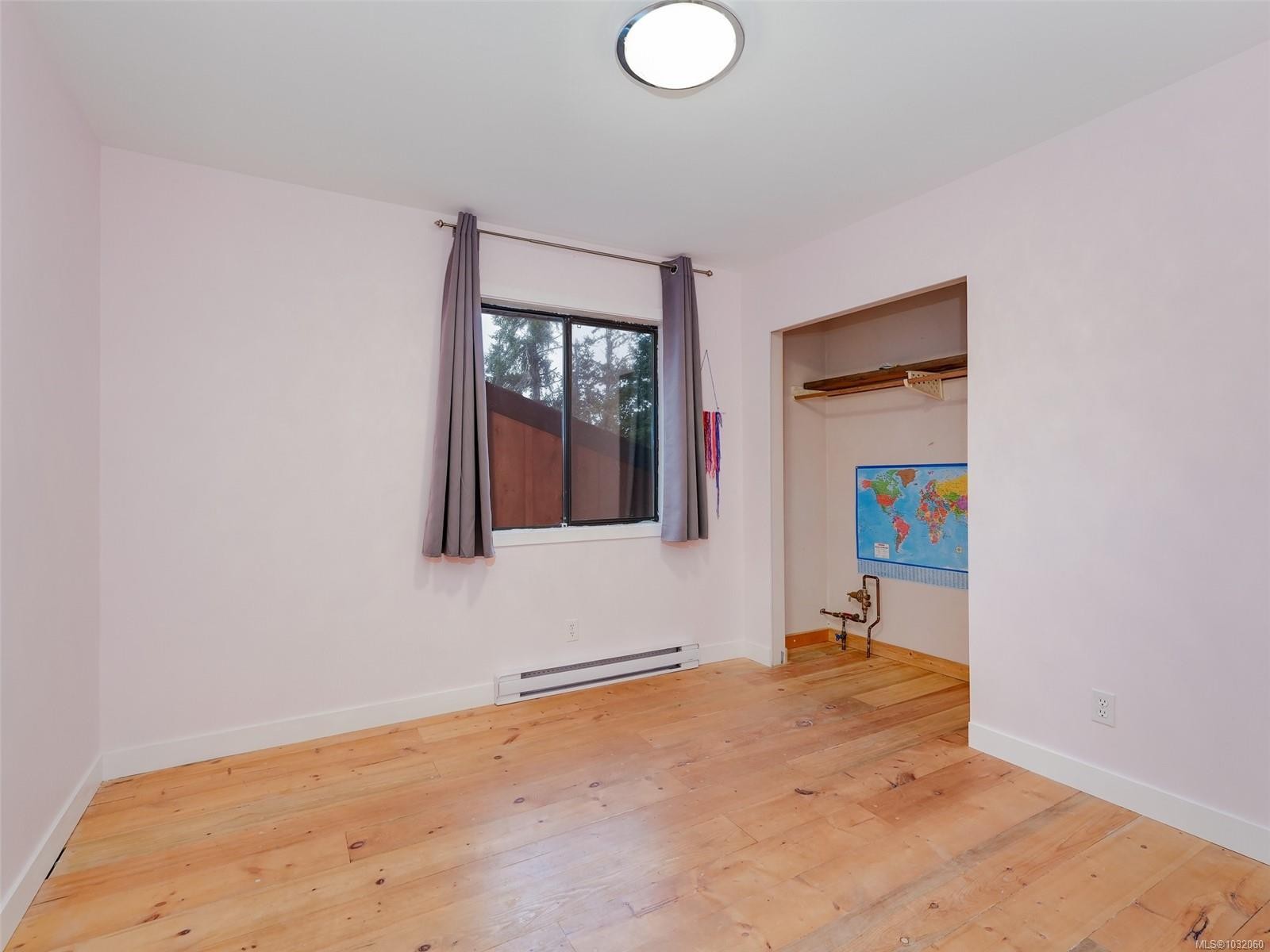 905 Gade Rd, Langford, BC