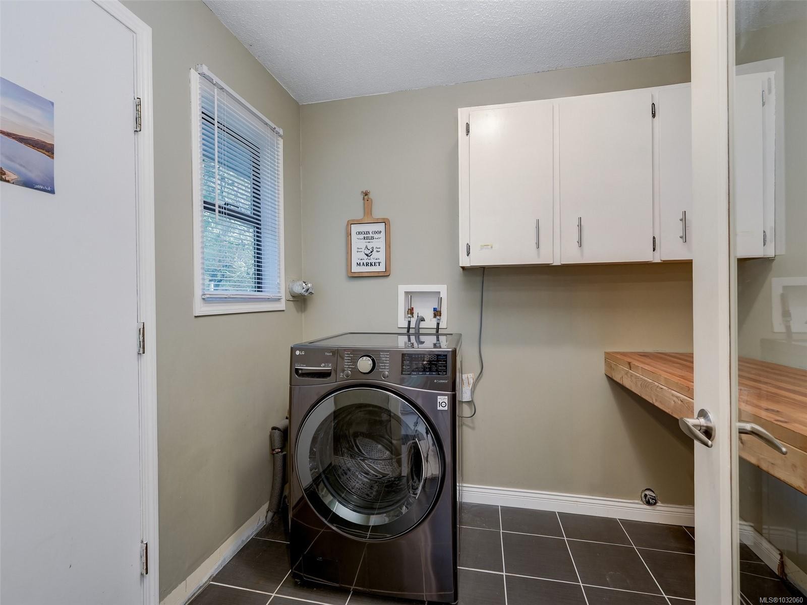905 Gade Rd, Langford, BC