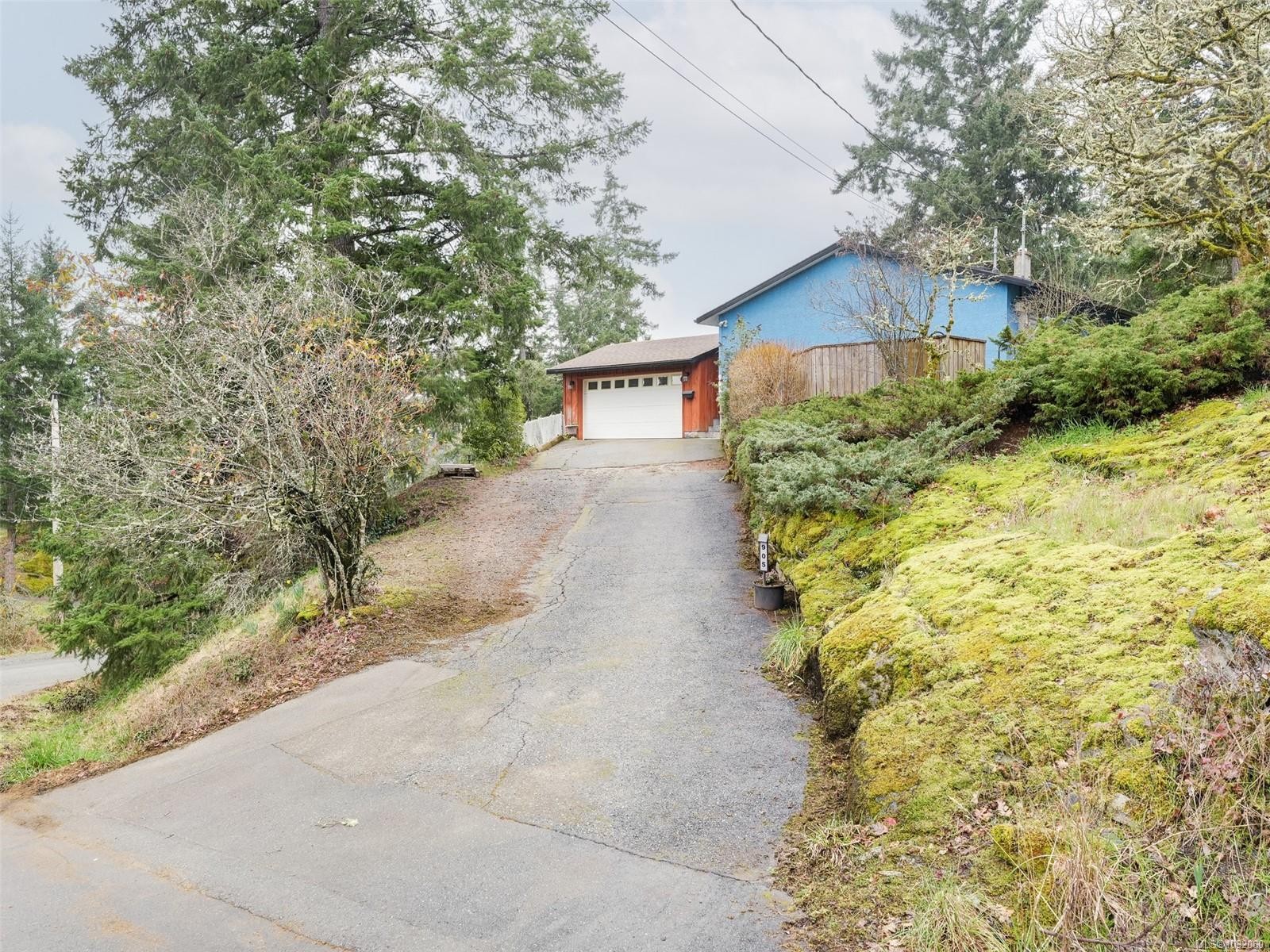 905 Gade Rd, Langford, BC