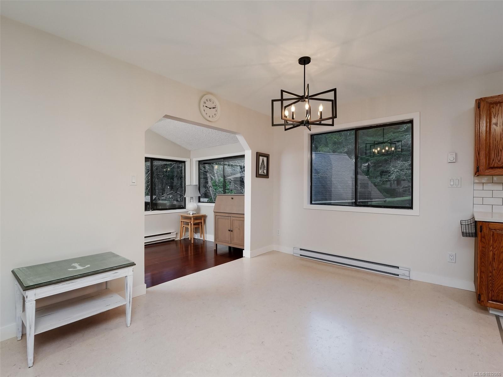 905 Gade Rd, Langford, BC