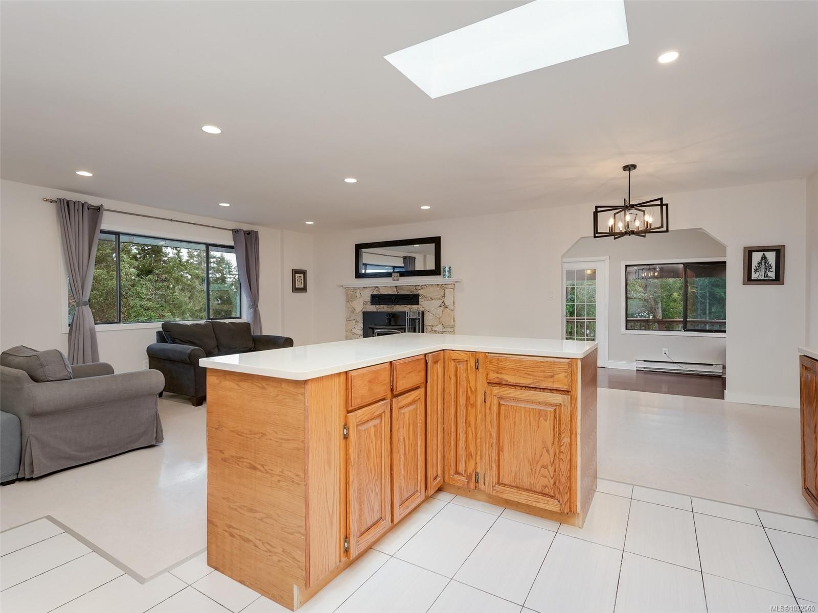 905 Gade Rd, Langford, BC