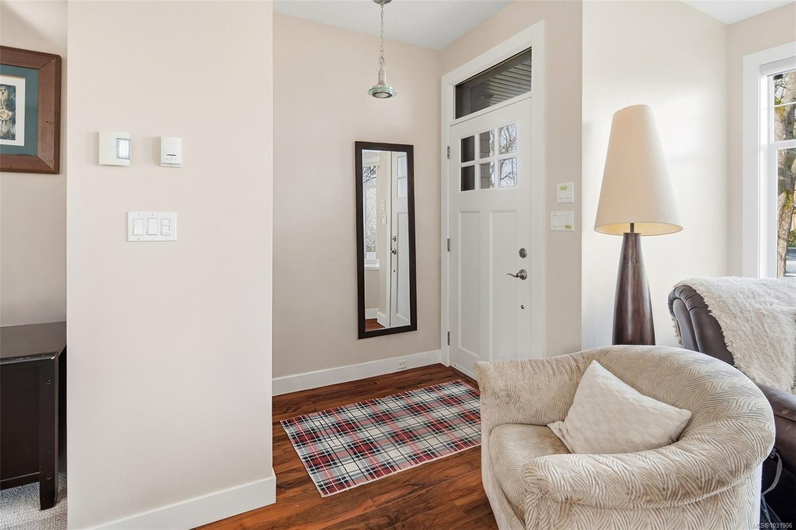 23 Pilot St, Victoria, BC - Indoor