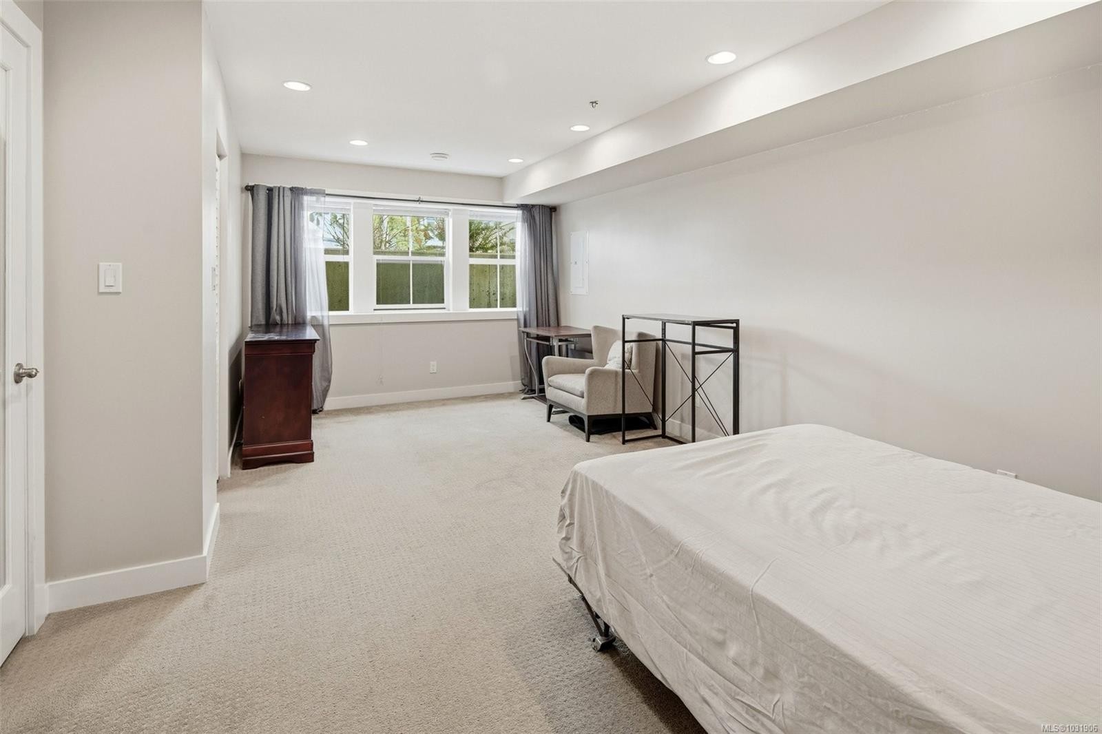 23 Pilot St, Victoria, BC - Indoor