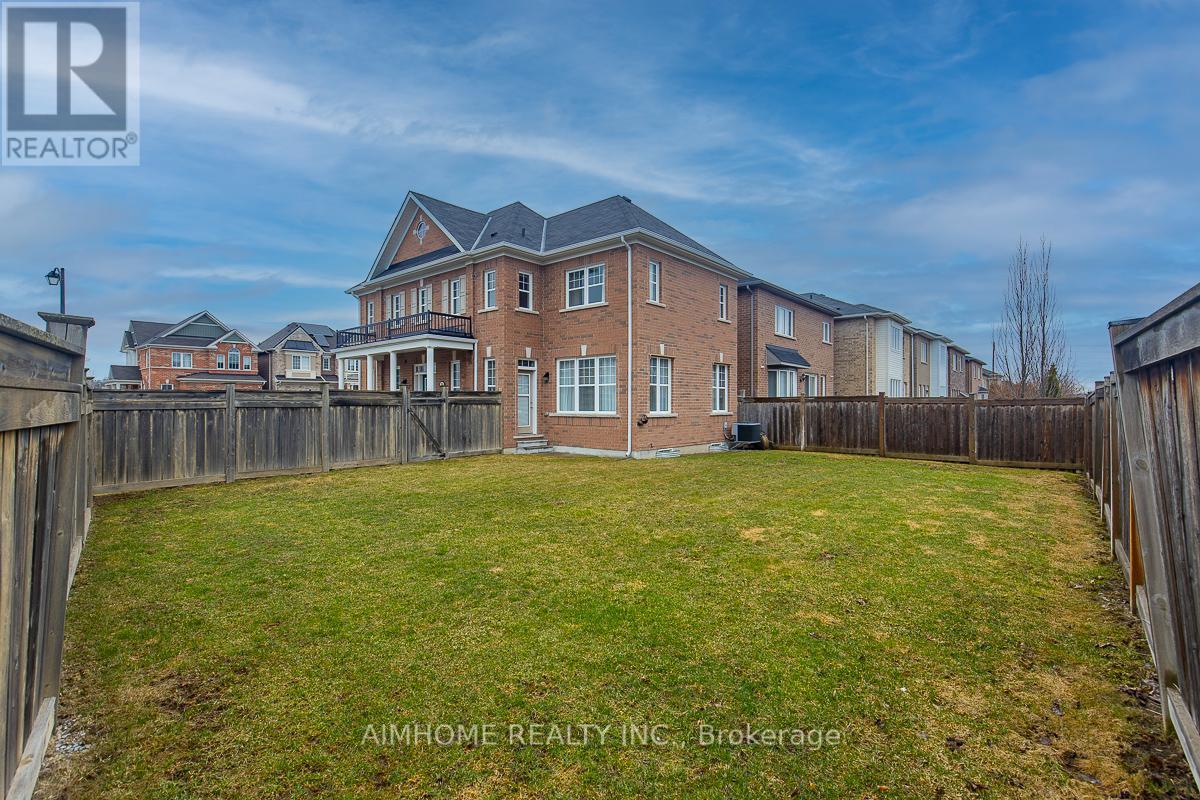 246 Thomas Phillips Drive, Aurora, ON - Outdoor