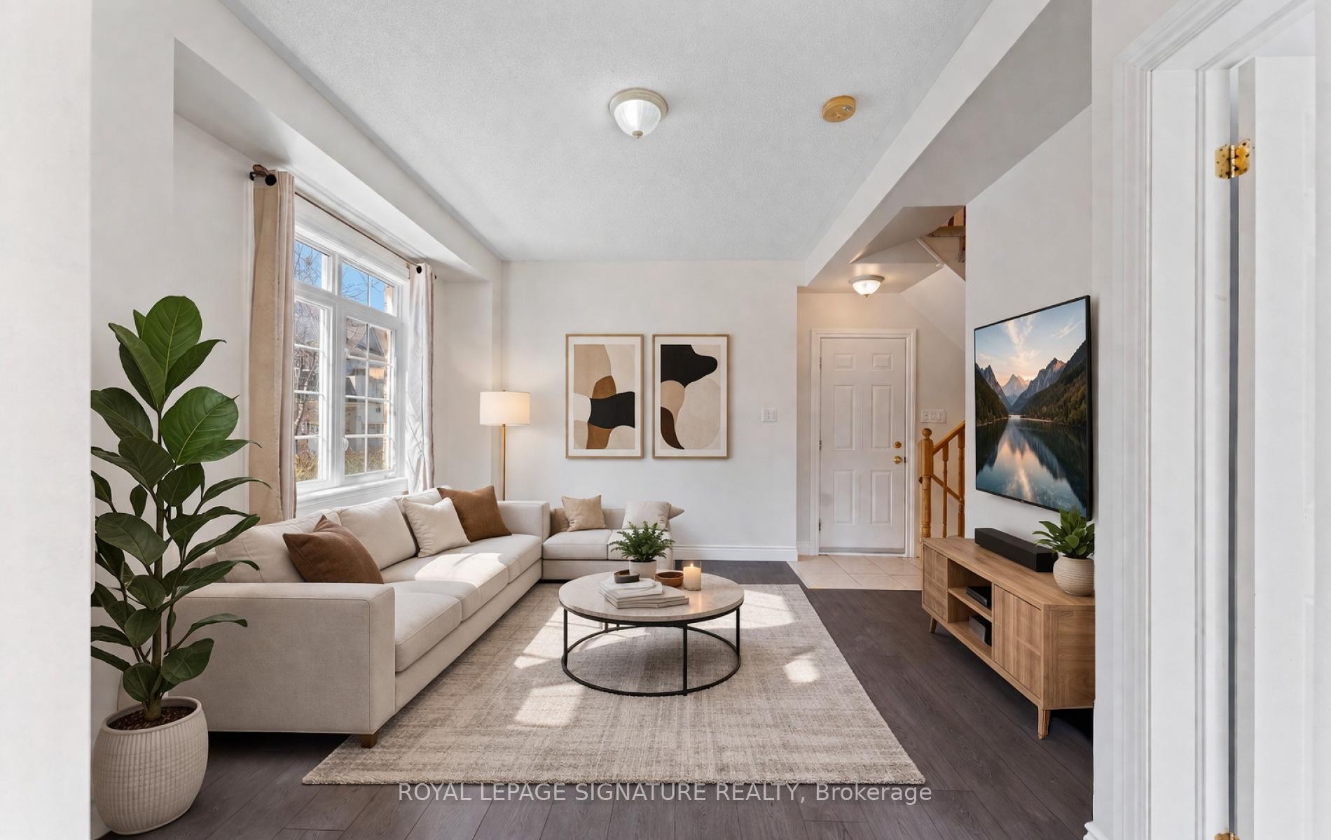 23 Yewtree Way, Whitby, ON - Indoor Photo Showing Living Room