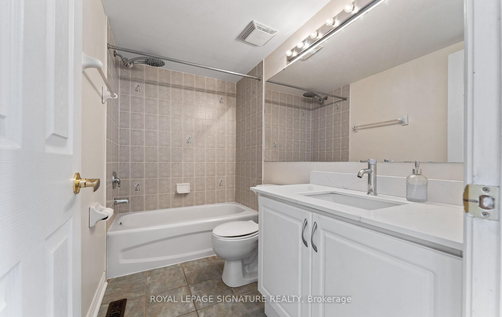 23 Yewtree Way, Whitby, ON - Indoor Photo Showing Bathroom