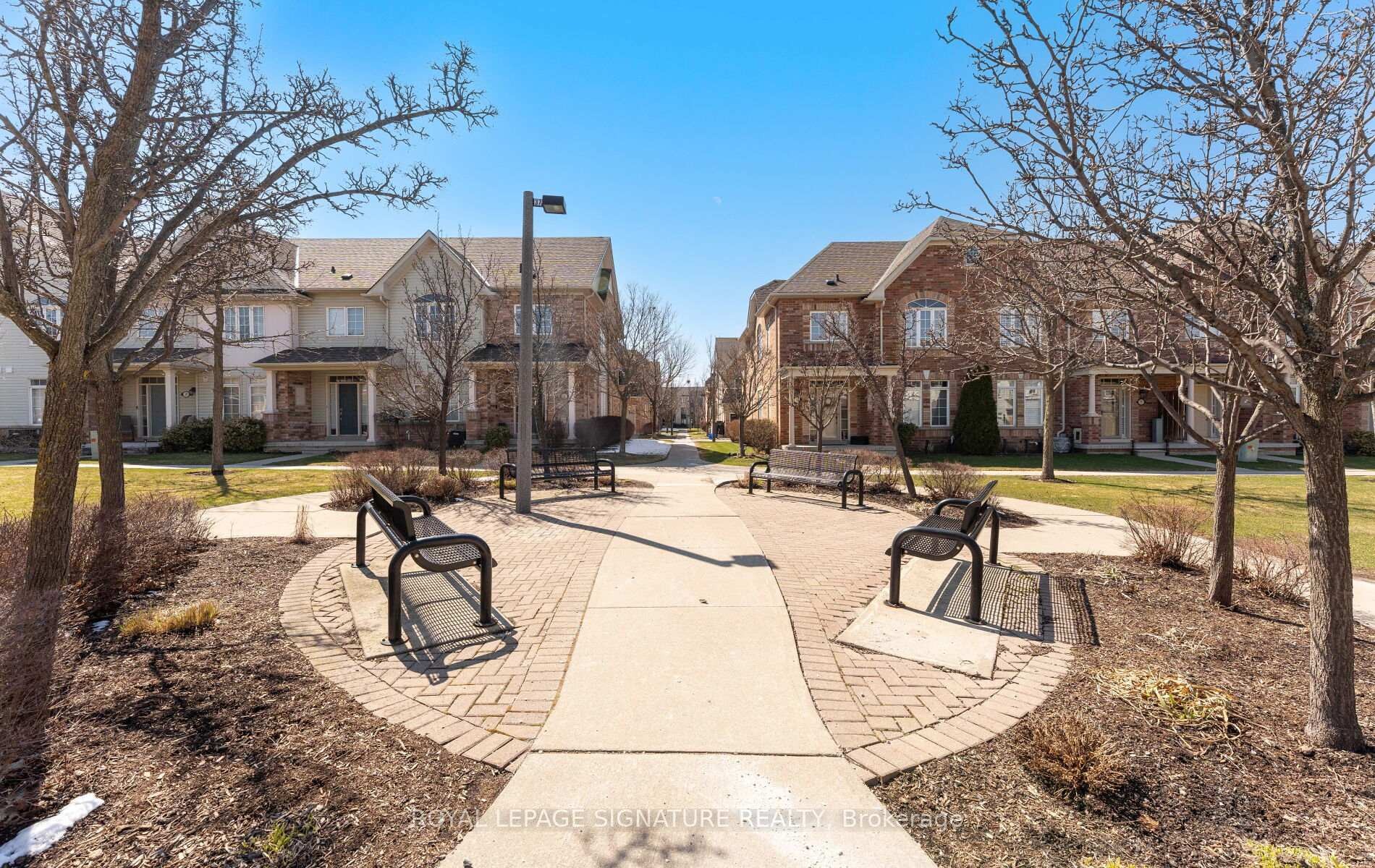 23 Yewtree Way, Whitby, ON - Outdoor With Facade