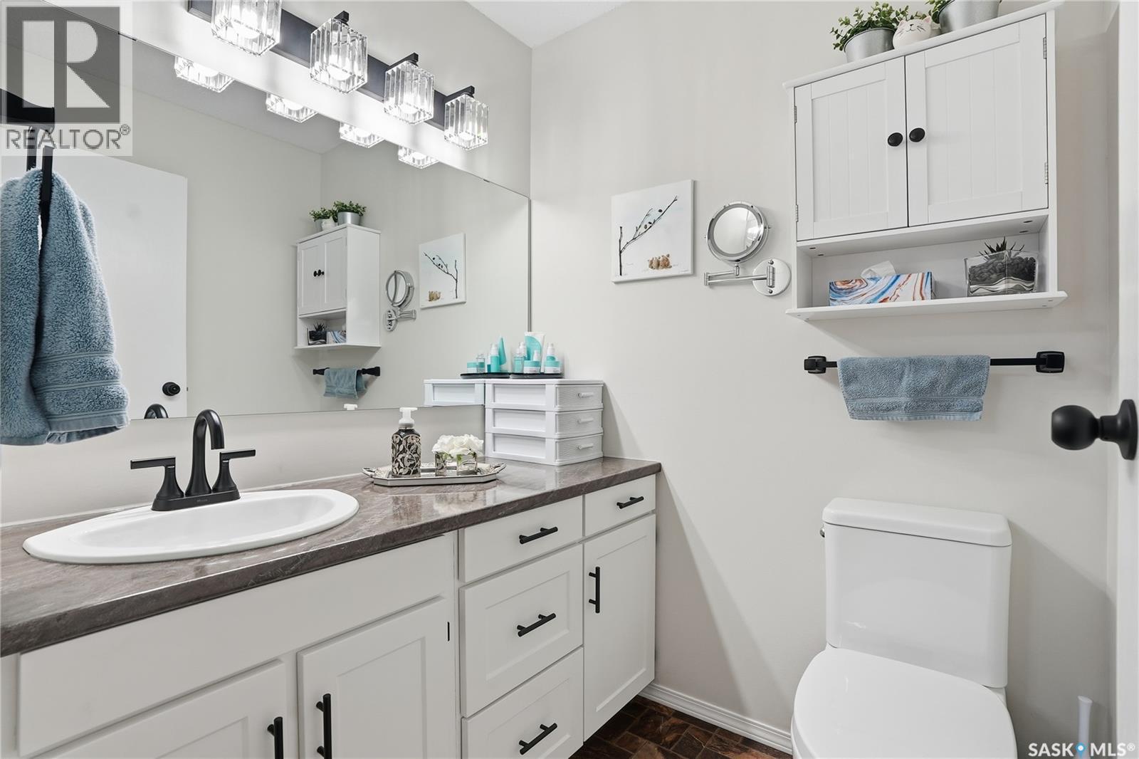 12 80 Berini Drive, Saskatoon, SK - Indoor Photo Showing Bathroom