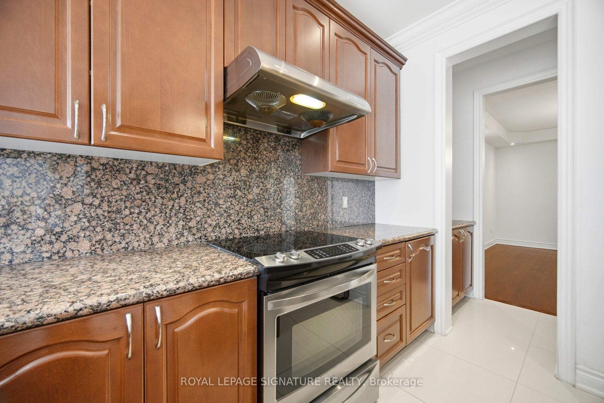 3146 Tacc Drive, Mississauga, ON - Indoor Photo Showing Kitchen