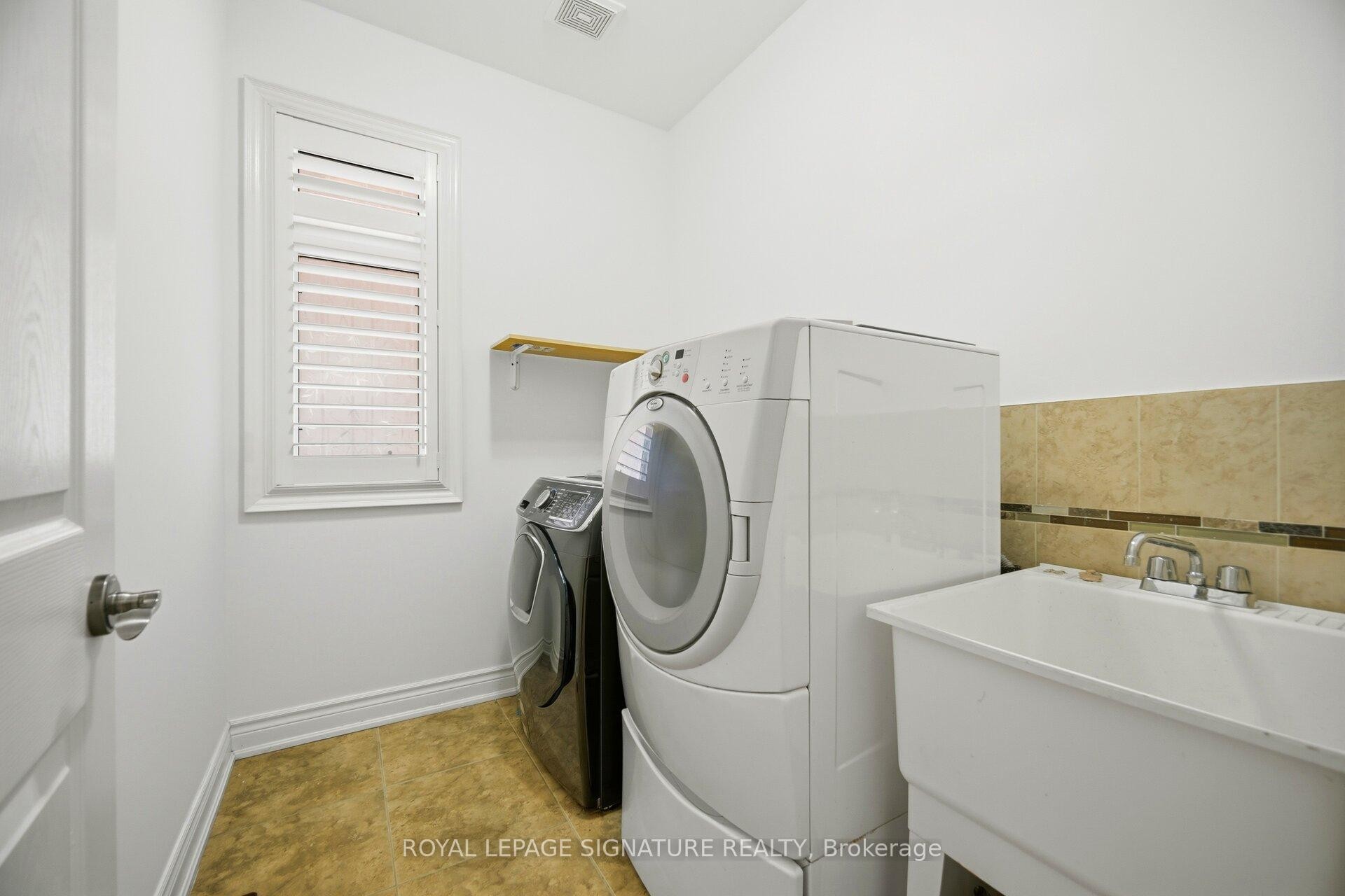 3146 Tacc Drive, Mississauga, ON - Indoor Photo Showing Laundry Room