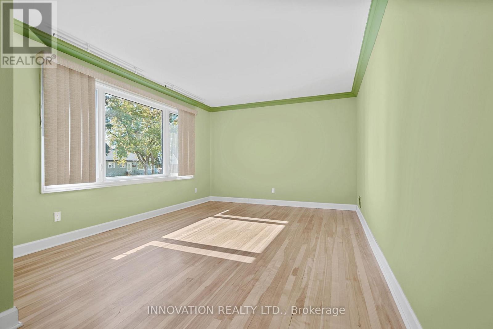 Living Room - 1811 Hutton Avenue, Ottawa, ON - Indoor Photo Showing Other Room