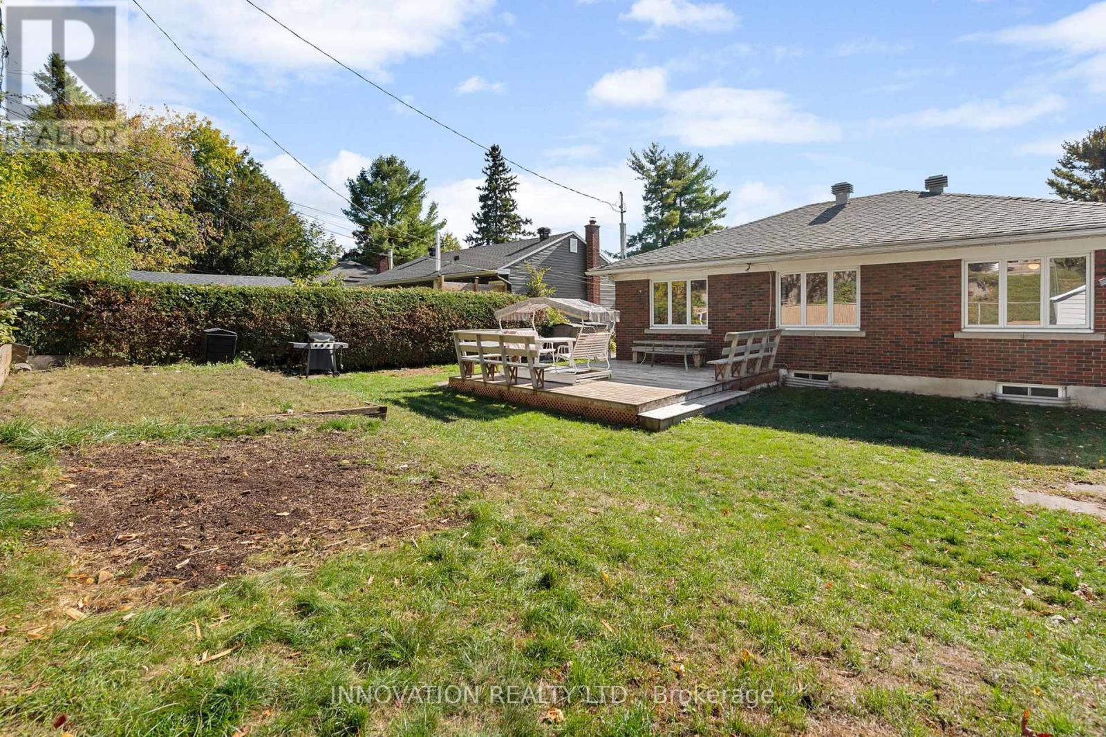 Large backyard - 1811 Hutton Avenue, Ottawa, ON - Outdoor