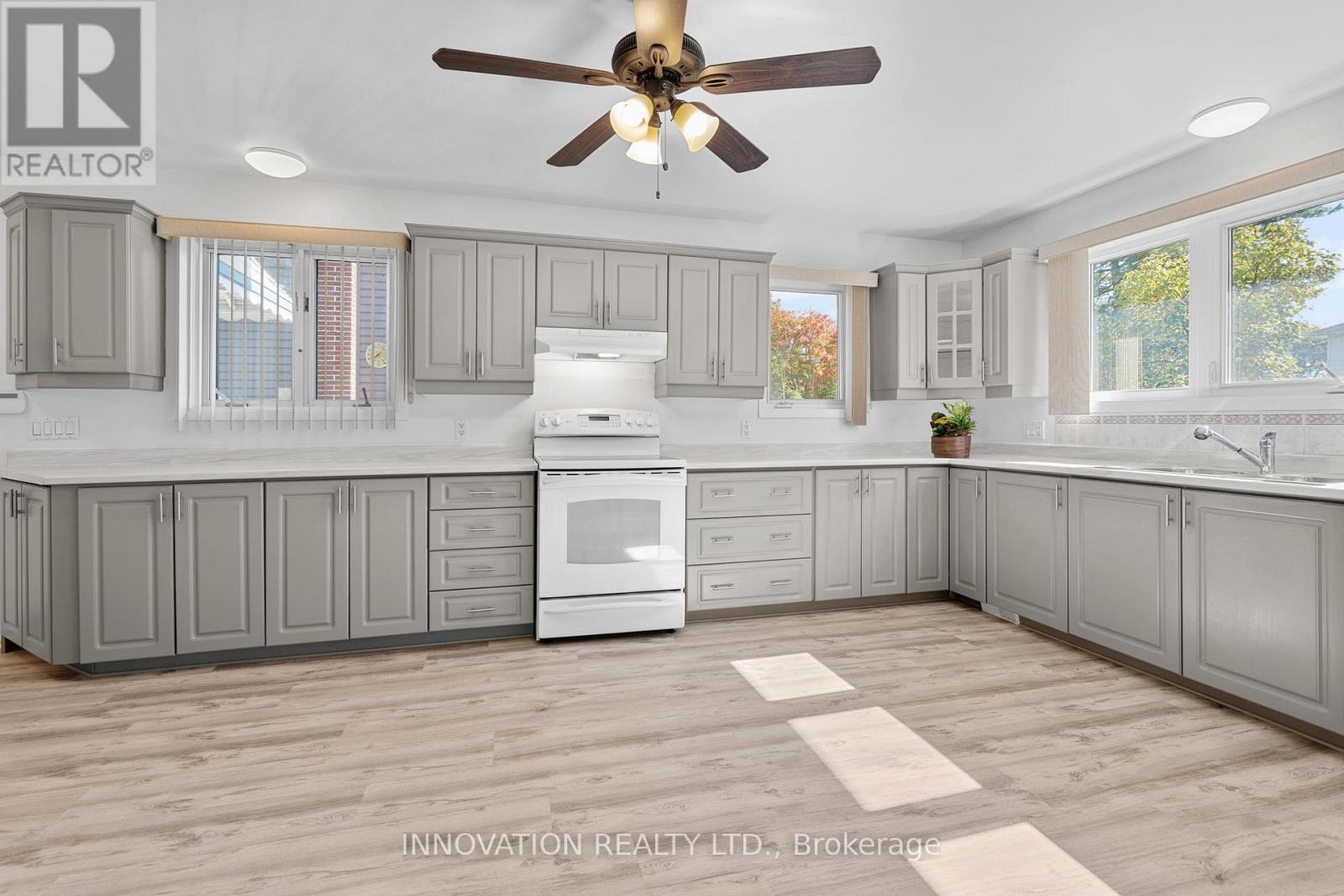 1811 Hutton Avenue, Ottawa, ON - Indoor Photo Showing Kitchen