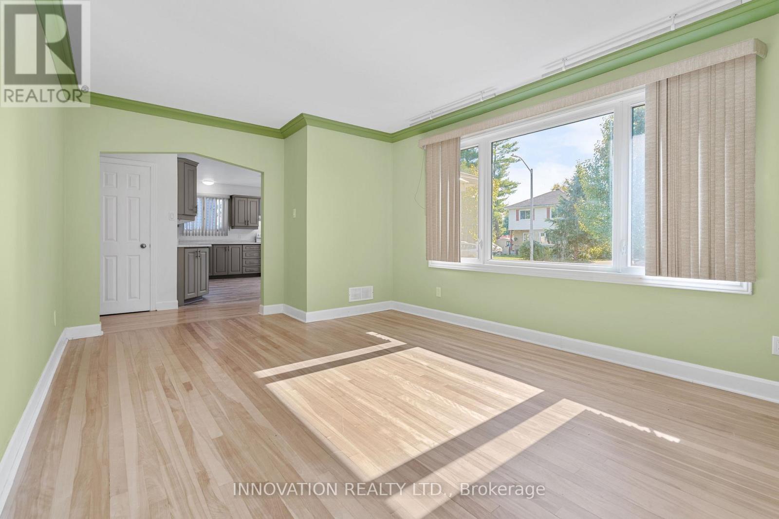 Living Room - 1811 Hutton Avenue, Ottawa, ON - Indoor Photo Showing Other Room