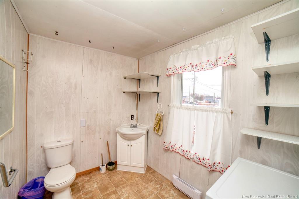 1130 Model, Bathurst, NB