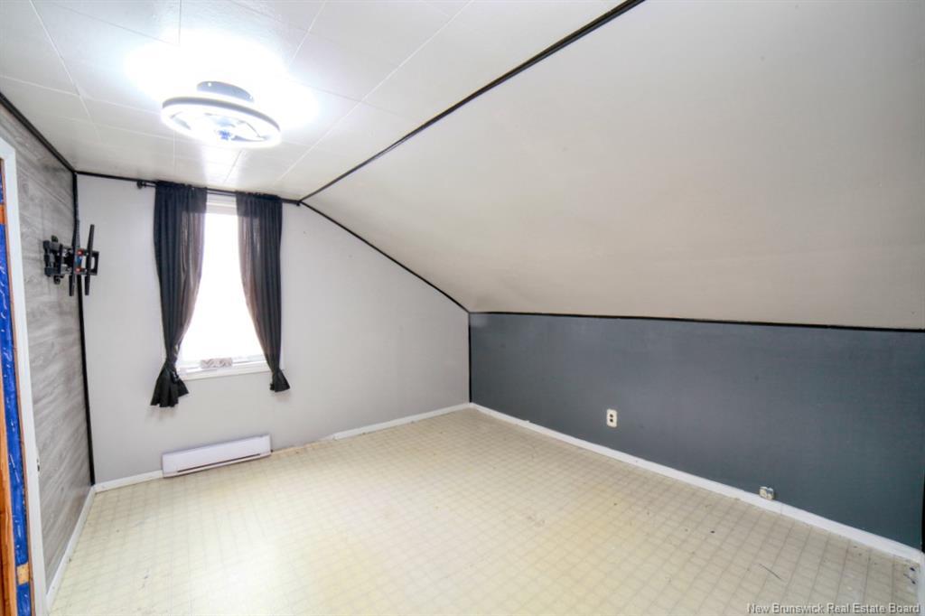 1130 Model, Bathurst, NB