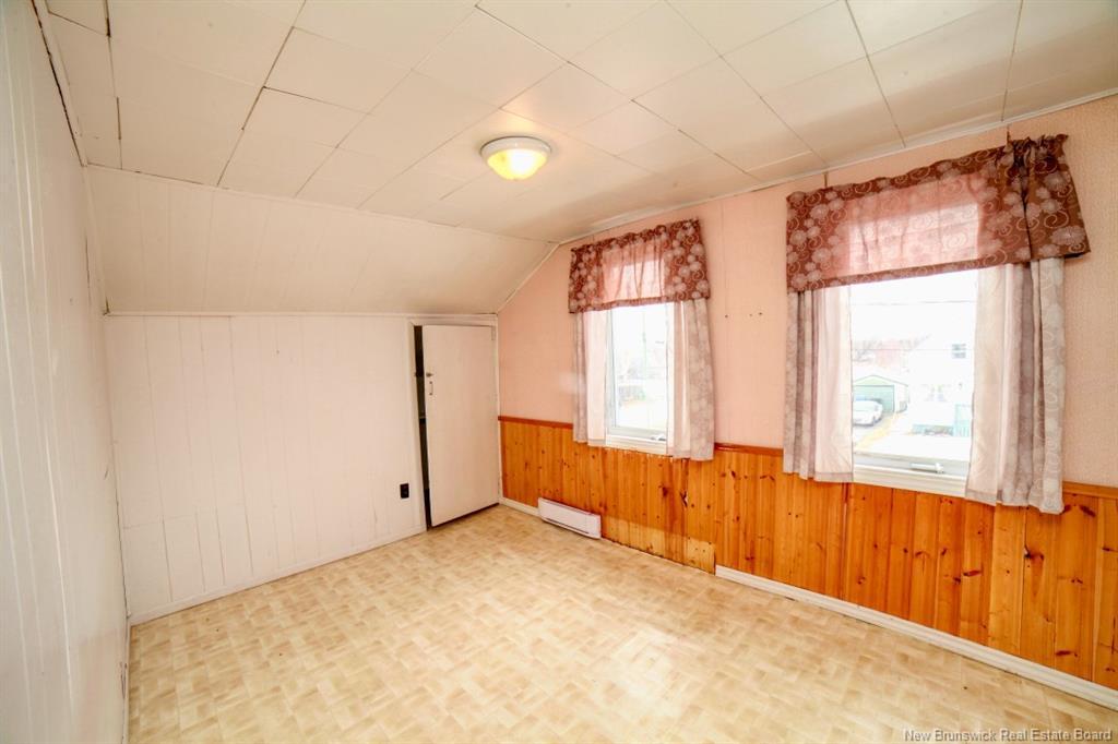 1130 Model, Bathurst, NB