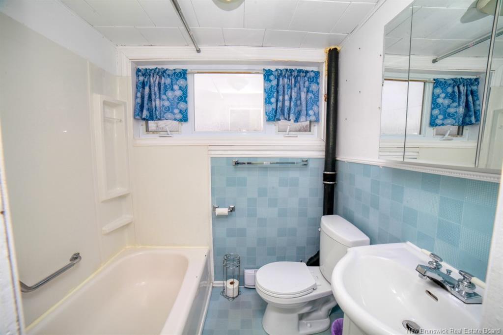 1130 Model, Bathurst, NB