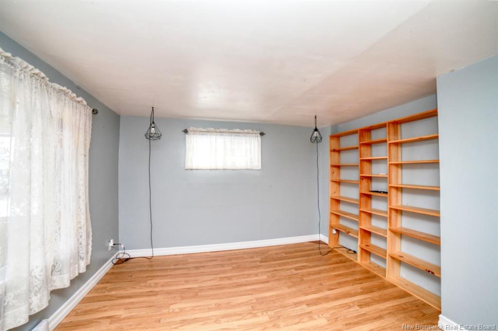 1130 Model, Bathurst, NB