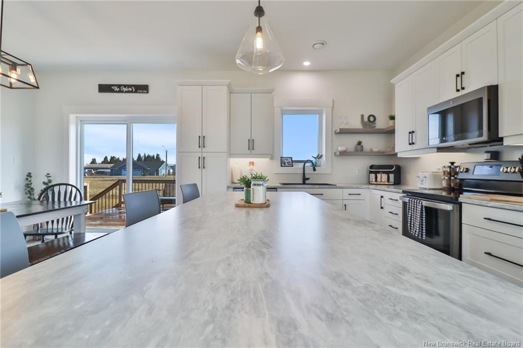 11 Riverside Dr, Petitcodiac, NB