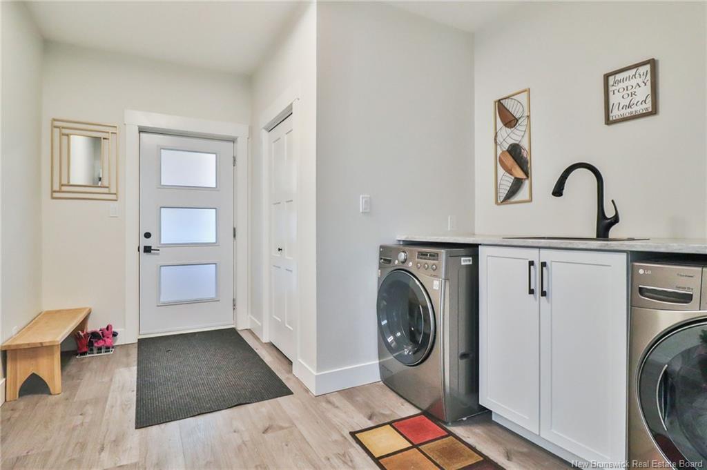 11 Riverside Dr, Petitcodiac, NB