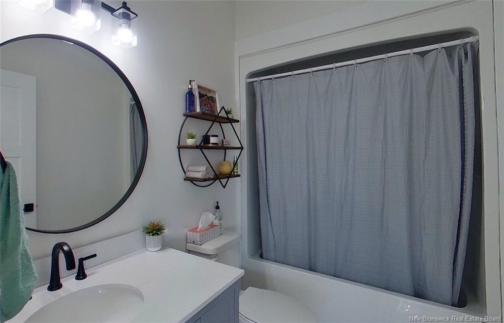 11 Riverside Dr, Petitcodiac, NB