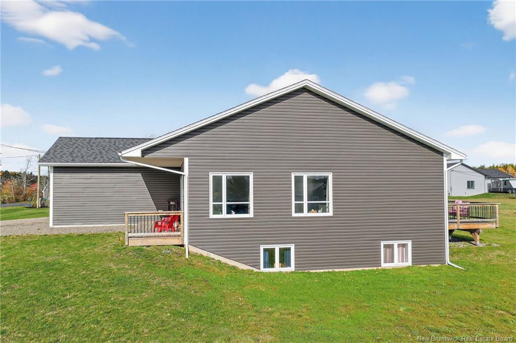 11 Riverside Dr, Petitcodiac, NB
