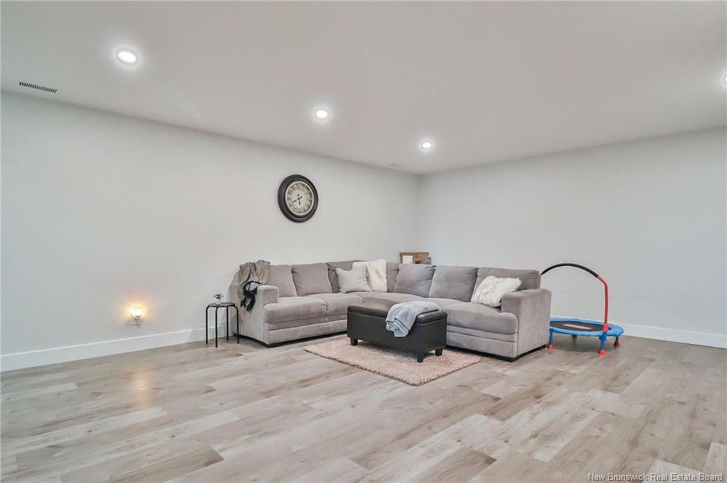 11 Riverside Dr, Petitcodiac, NB