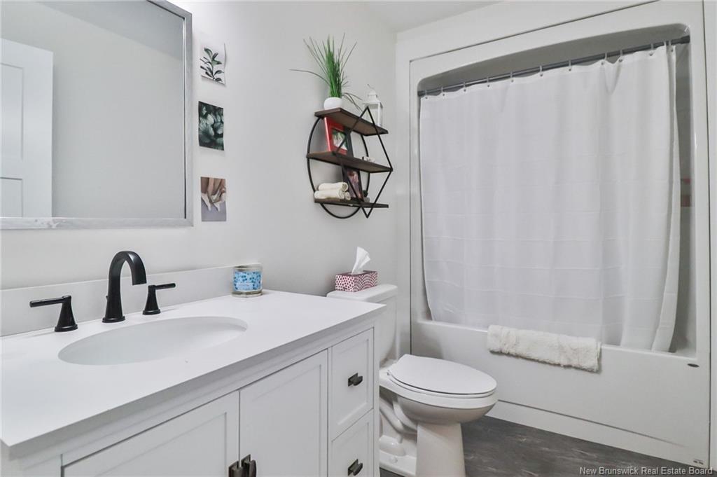 11 Riverside Dr, Petitcodiac, NB