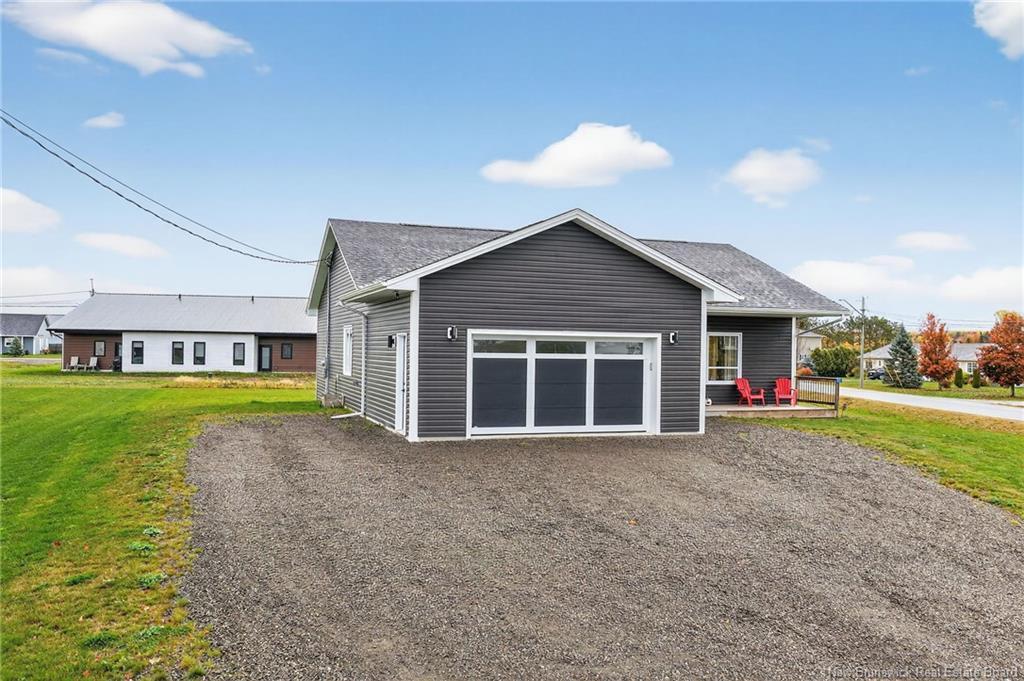 11 Riverside Dr, Petitcodiac, NB