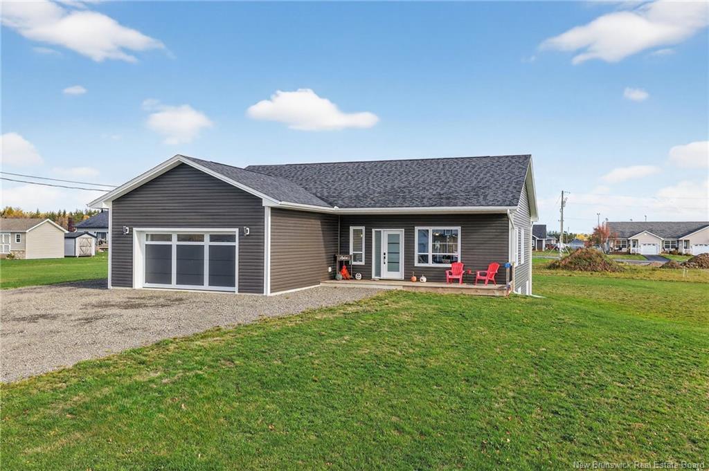 11 Riverside Dr, Petitcodiac, NB