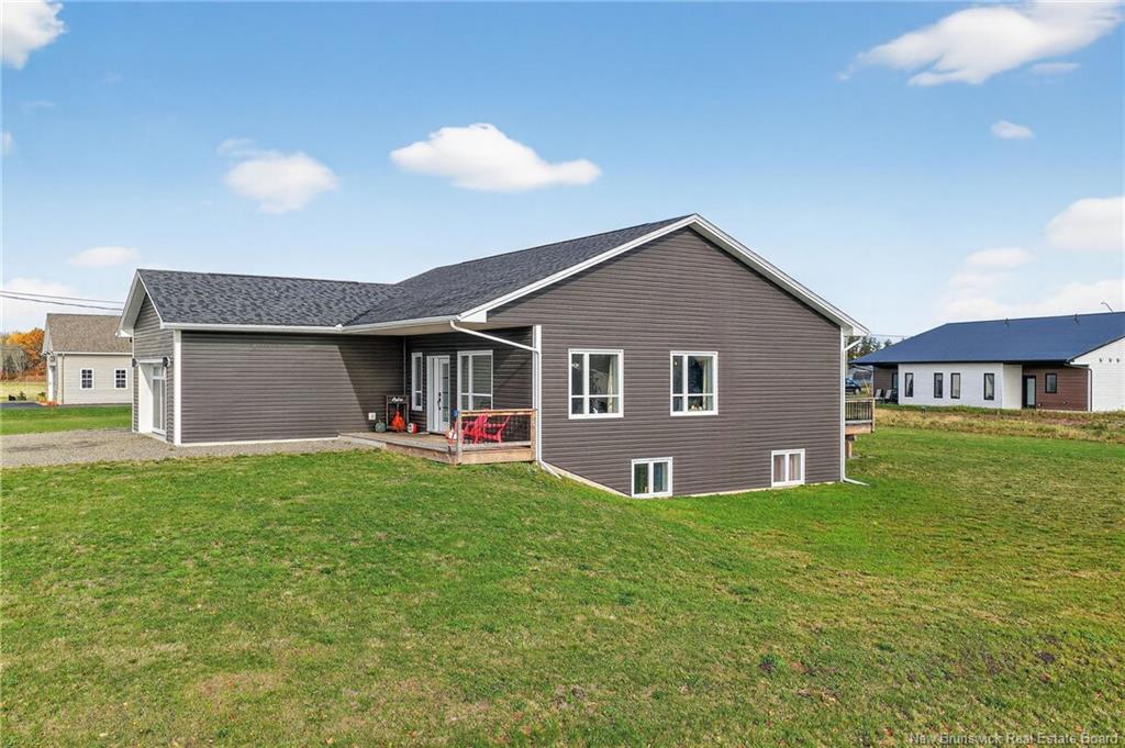 11 Riverside Dr, Petitcodiac, NB