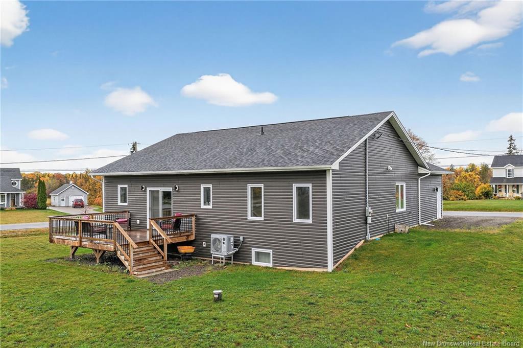 11 Riverside Dr, Petitcodiac, NB