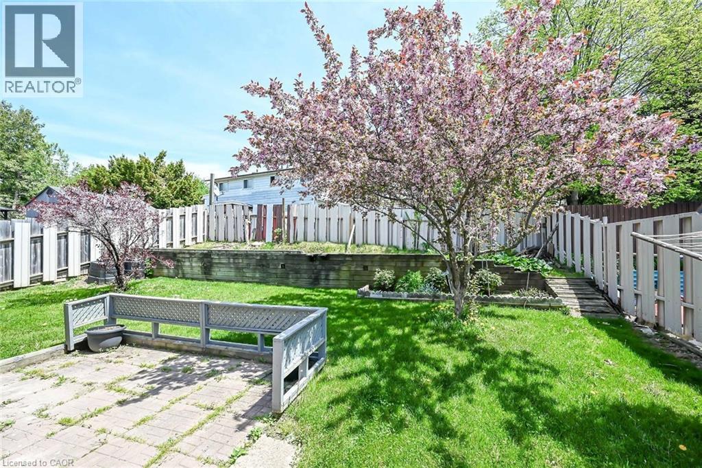 29 Birchcliffe Crescent, Hamilton, ON - Outdoor