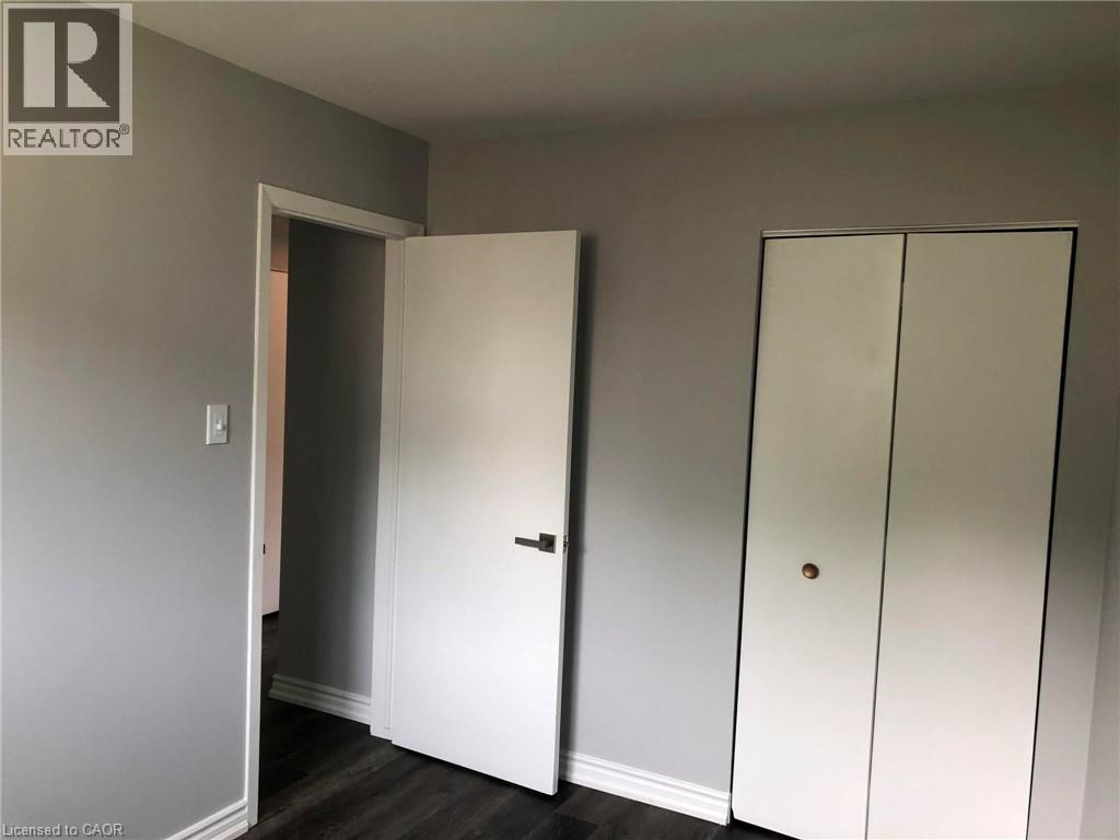 29 Birchcliffe Crescent, Hamilton, ON - Indoor Photo Showing Other Room